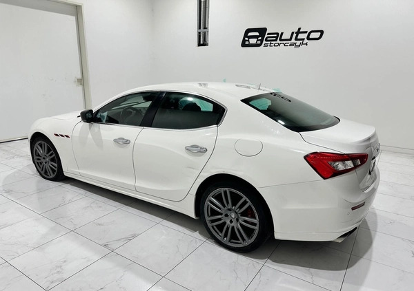 Maserati Ghibli cena 39700 przebieg: 166000, rok produkcji 2014 z Ożarów małe 92